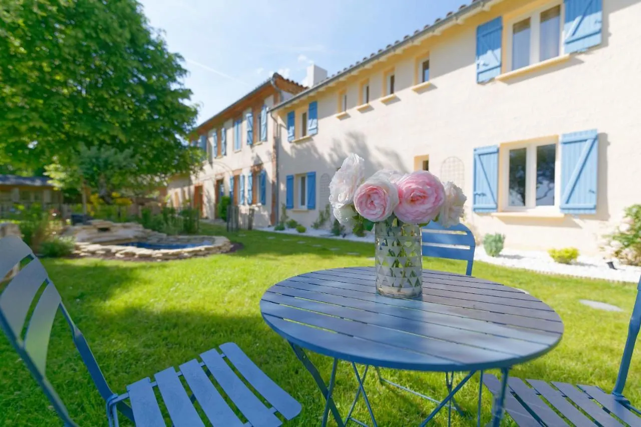 Chambre D'Hotes De Charme A La Maison Bleue Savignac-Mona Bed & Breakfast